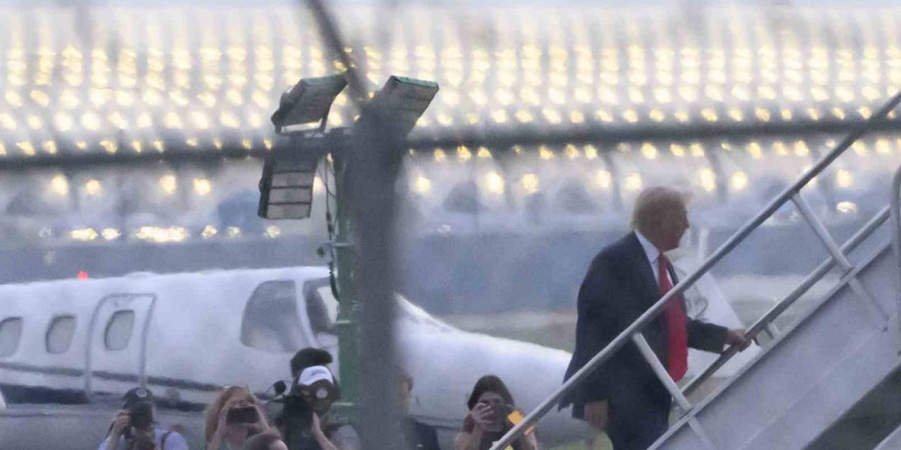 Trump, Sabıka Fotoğrafını Bastırdığı Ürünleri Satışa Çıkardı