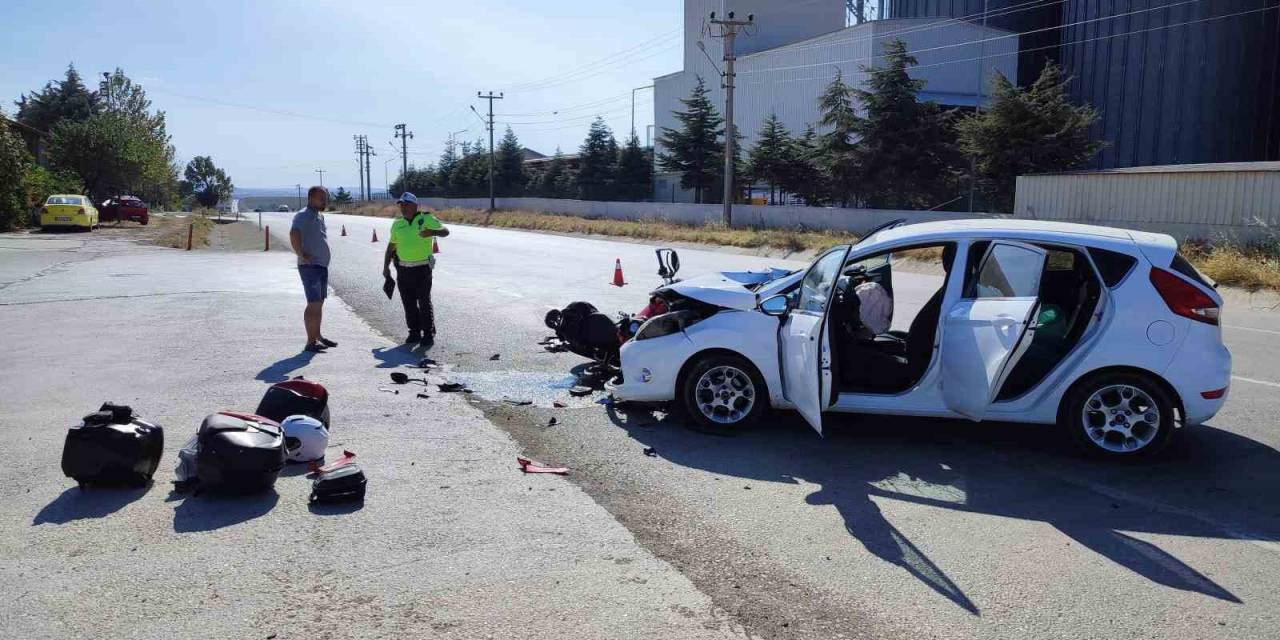 Motosiklet Sürücüsünün Hayatını Kaybettiği Feci Kaza Kamerada