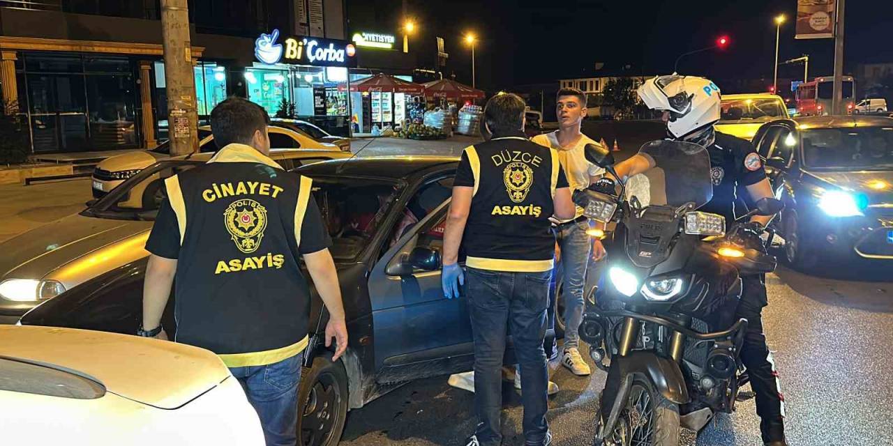 Eş Zamanlı Uygulamada Yüzlerce Kişi Kontrol Edildi