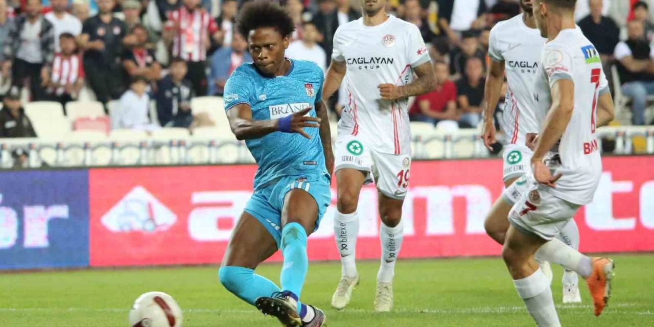 Trendyol Süper Lig: Ey Sivasspor: 1 - Antalyaspor: 1 (Maç Sonucu)