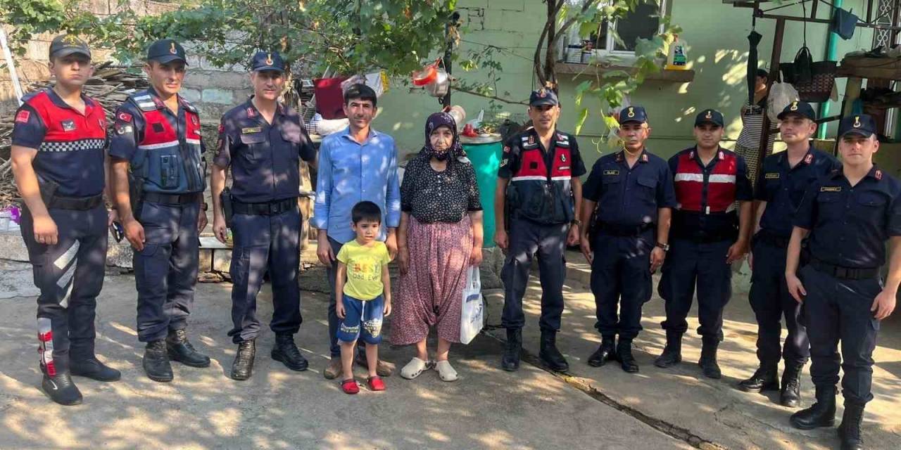 Aydın’da Jandarma Ekipleri Şehit Ailelerini Yalnız Bırakmıyor