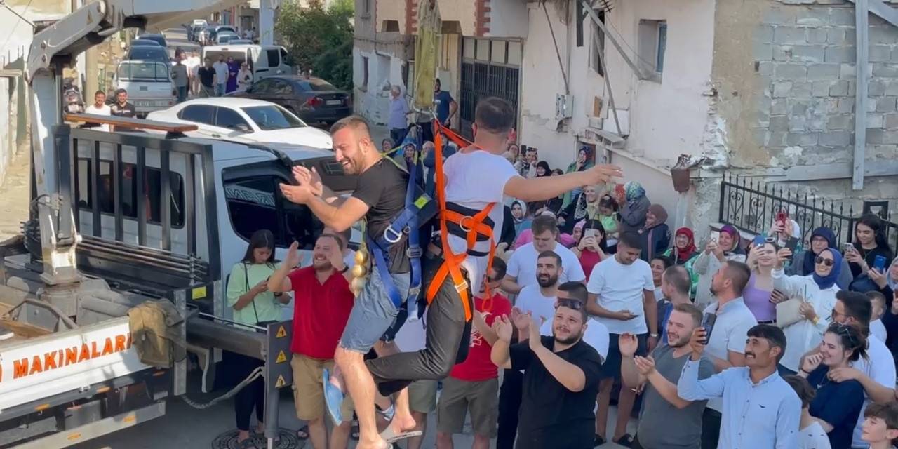 İznik’te İlginç Gelenek: Damadı Vinçe Astılar