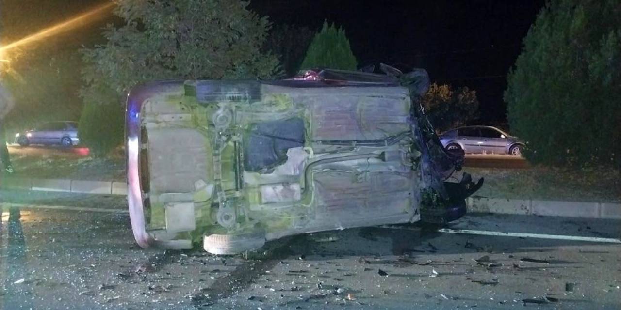 Ters Şeride Giren Otomobil Kazaya Neden Oldu: 1 Ölü, 3 Yaralı