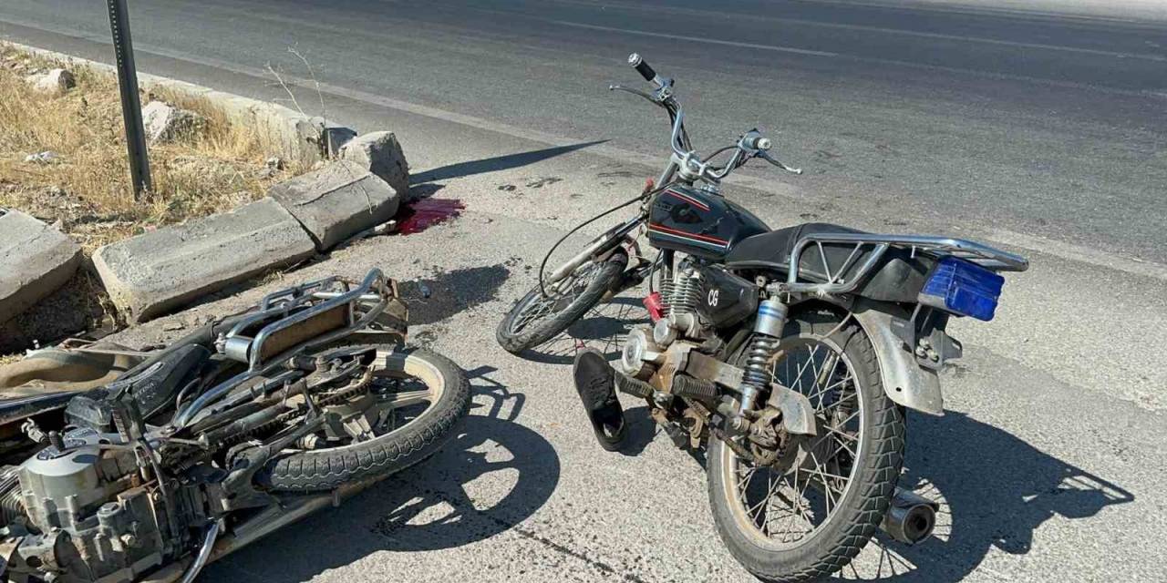 Motosikletlerin Çarpıştığı Kazada Ölü Sayısı 2’ye Yükseldi