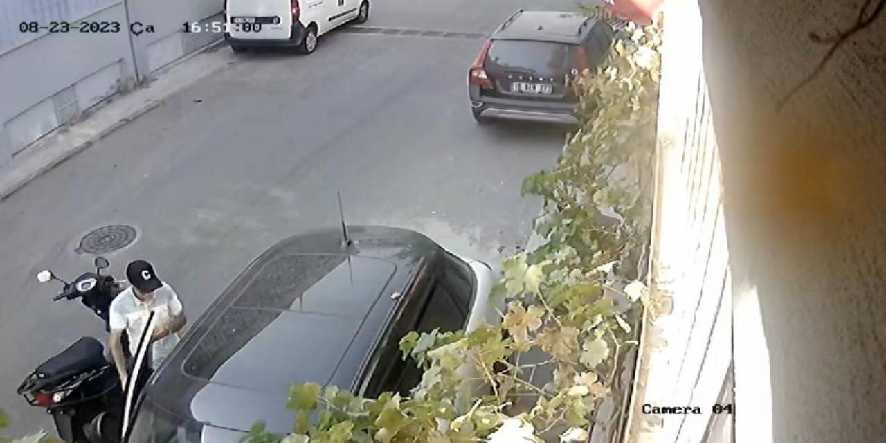 Babasının Bozdurması İçin Verdiği Dolarları Böyle Çaldırdı