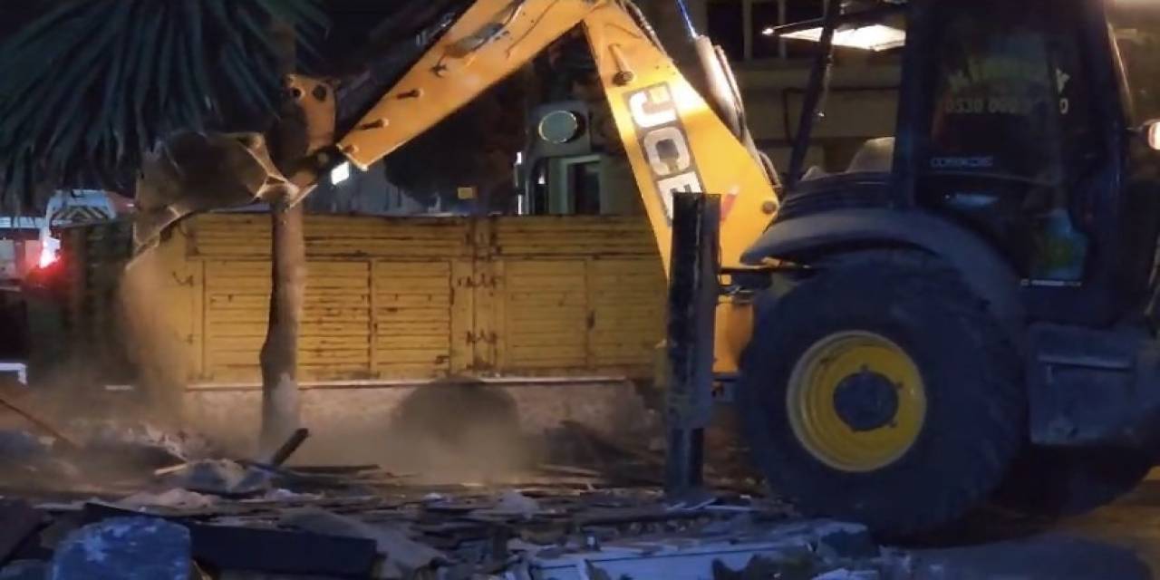 Maltepe Meydan Projesi 17 Ağacın Sonunu Getirdi