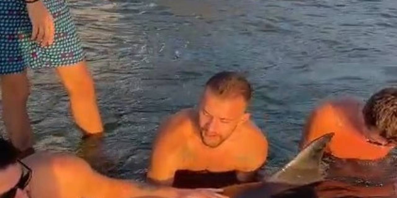 Denizin İçinde 8 Saat Yunus Nöbeti