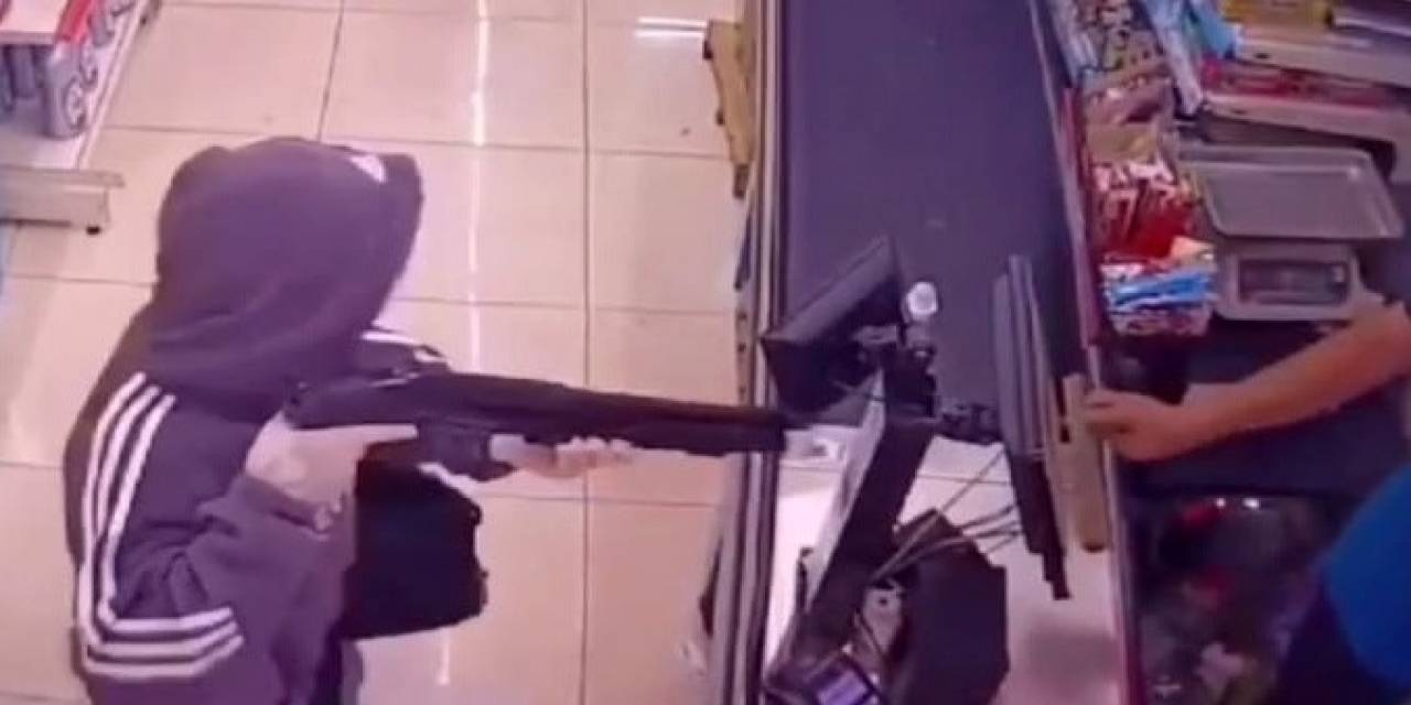 İzmir’de Süpermarketteki Soygun Kamerada