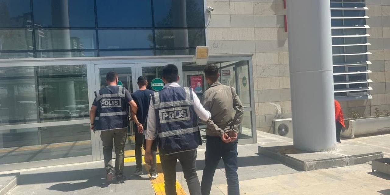Elazığ’da Kesinleşmiş Hapis Cezası Bulunan 2 Zanlı Yakalandı