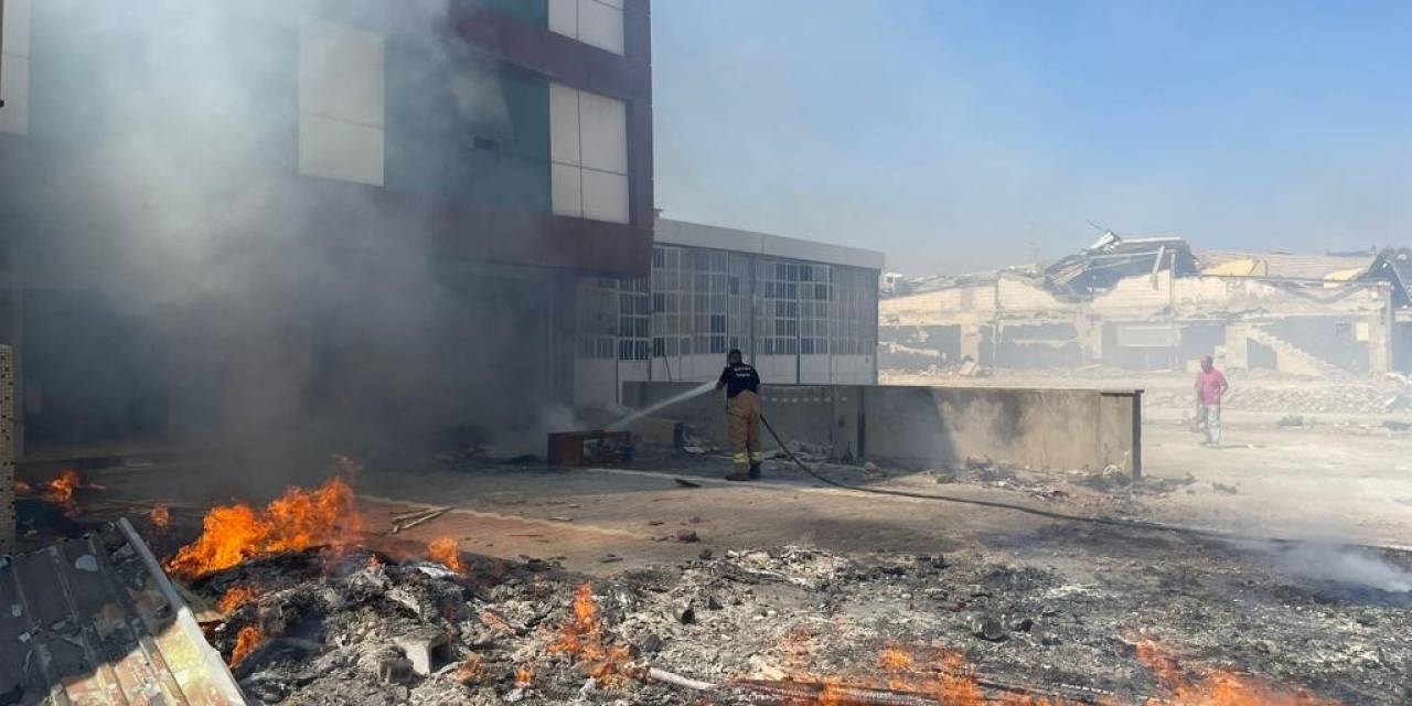 Antakya’nın Farklı Yerlerindeki Yangınlar Söndürüldü