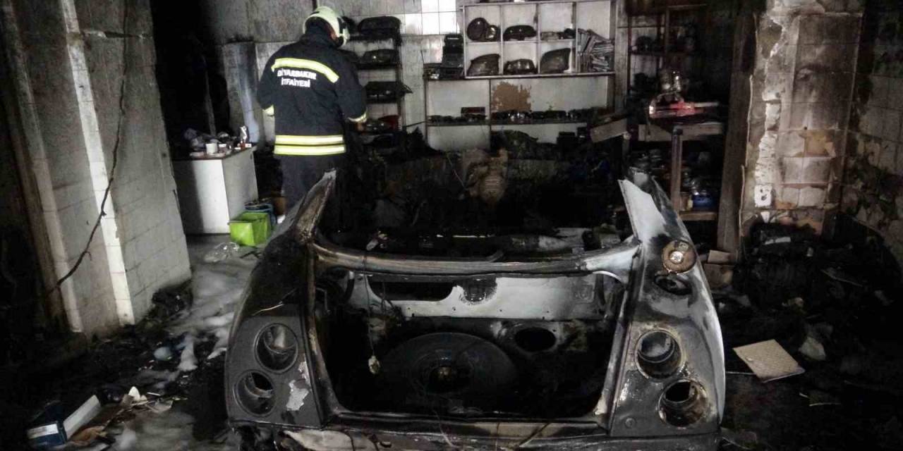 Oto Tamircide Spiral İle Parçalanan Otomobilin Yakıt Deposu Patladı