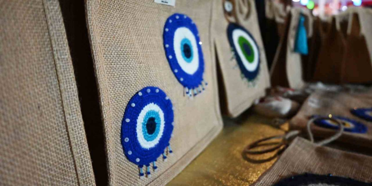 Kemer’de Ev Hanımları Üretmeye Devam Ediyor