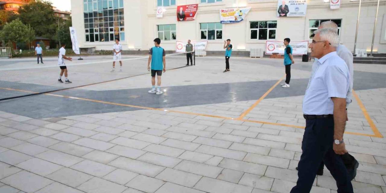 Battalgazi’de Ayak Tenisi Turnuvasının Startı Verildi