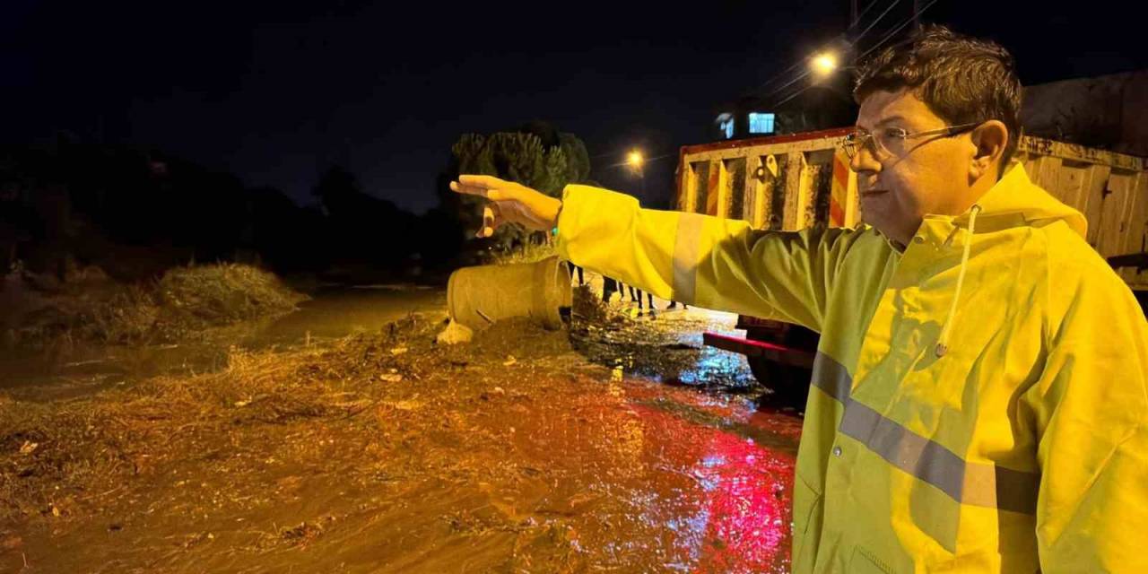 Başkan Özcan Tüm Ekipleriyle Sahada Vatandaşı Yalnız Bırakmadı