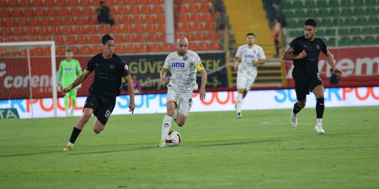 Trendyol Süper Lig: Alanyaspor: 0 - Hatayspor: 0 (İlk Yarı)