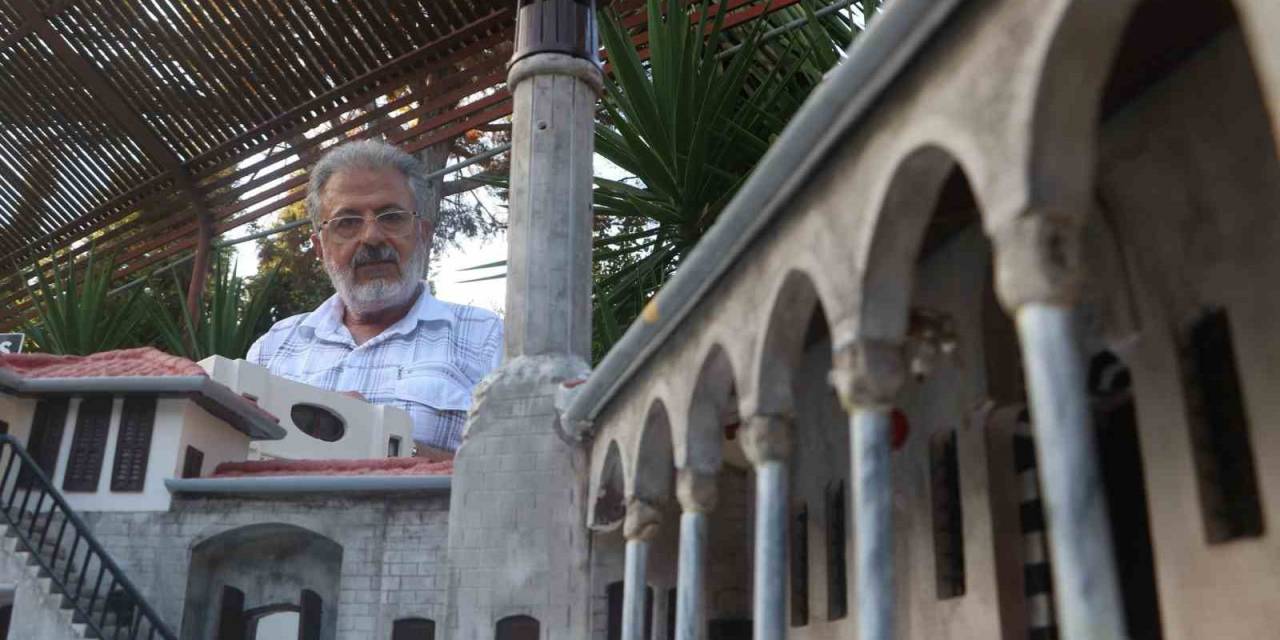 Depremin Yerle Bir Ettiği Enkaz Kentin Tarihi Eserlerinden Geriye Maketleri Kaldı