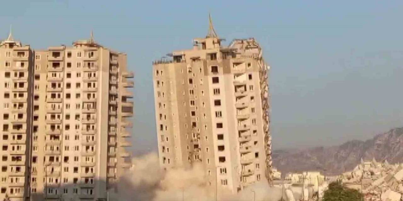 Dinamitle Patlatılan 16 Katlı Devasa Rezidansın 2.bloğu Kağıt Gibi Yerle Bir Oldu