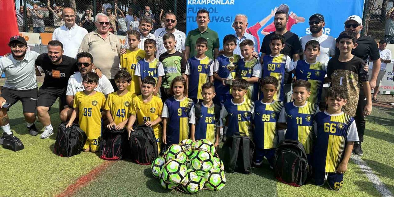 ’minik Kramponlar Futbol Turnuvası’ Ümraniye’de Gerçekleşti