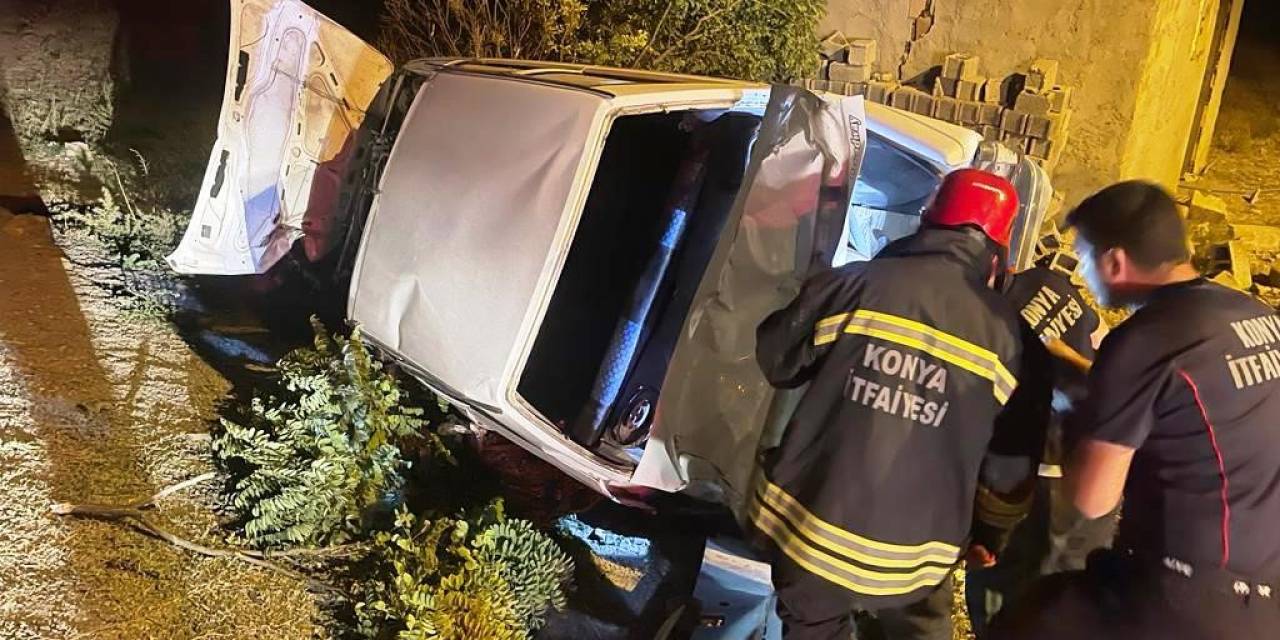 Konya’da Yoldan Çıkan Otomobil Bahçe Duvarına Çarptı: 1 Yaralı
