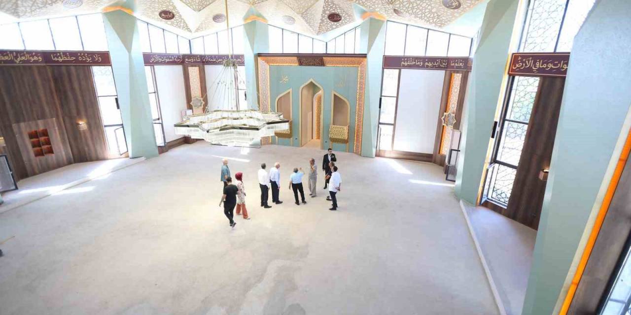 Büyükkılıç, Belediye-hayırsever İş Birliği İle Hayata Geçirilecek Camiyi İnceledi