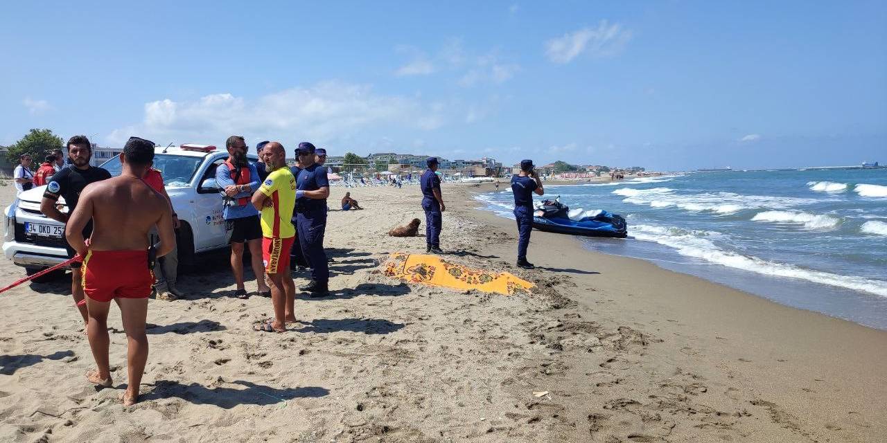 Denizde Kaybolan Yabancı Uyruklu Gencin Cesedi 2 Gün Sonra Bulundu