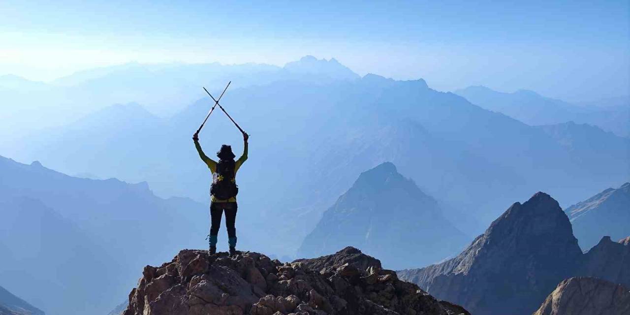 Türkiye’nin 2. Yüksek Noktasına Zirve Tırmanışı