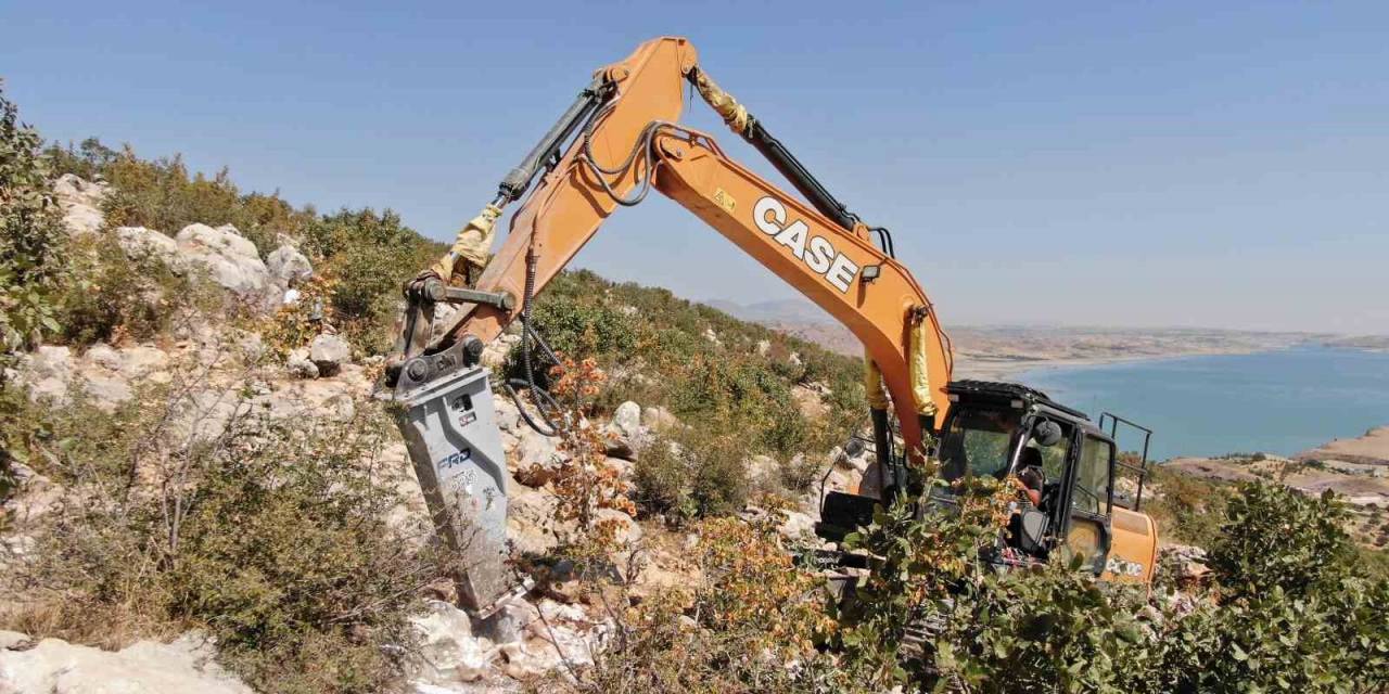 Diyarbakır’da Çiftçilerin Talebiyle 3 Bin Metre Mera Yolu Oluşturuldu