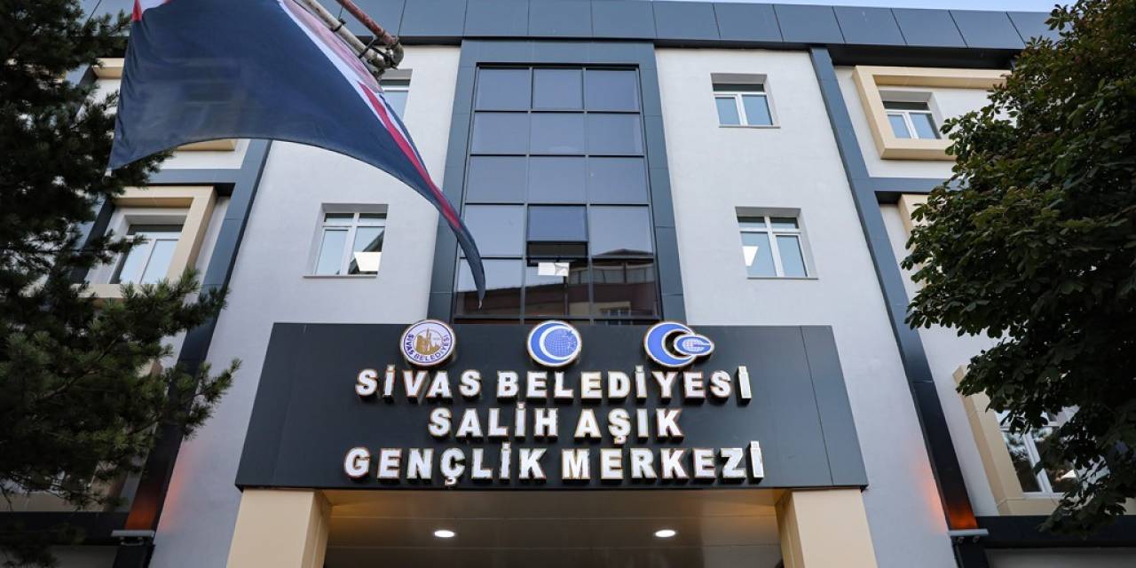 Salih Aşık Gençlik Merkezi Hizmete Açıldı