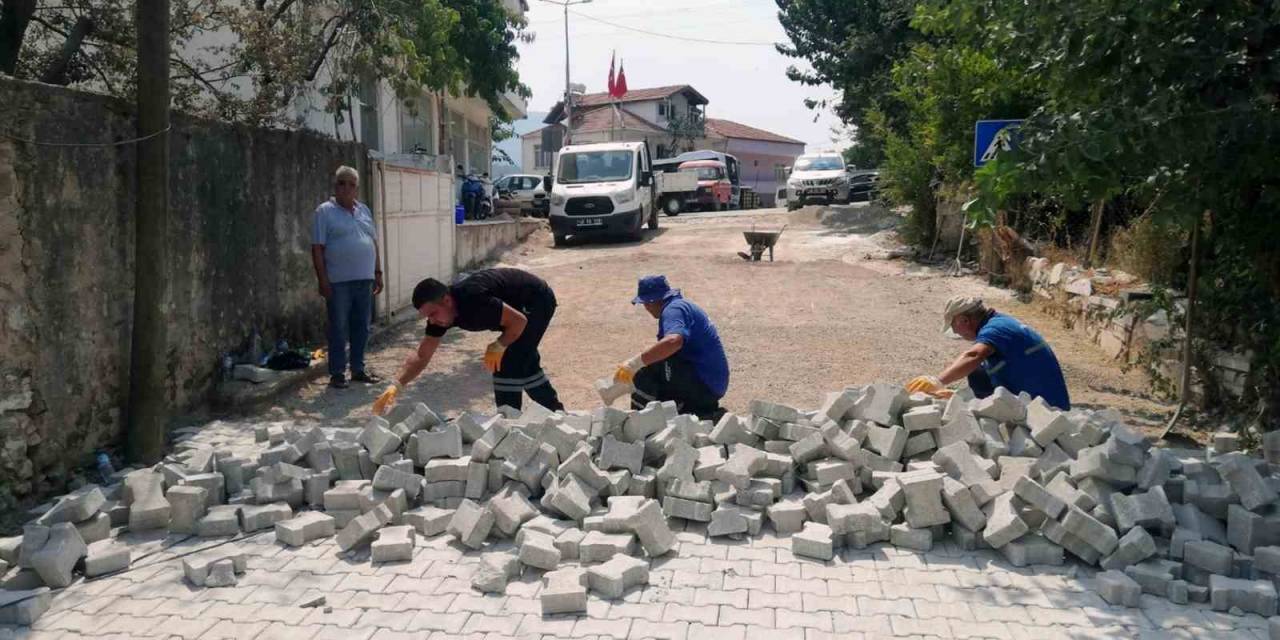 Büyükşehir Parke Kaplama Çalışmalarına Devam Ediyor
