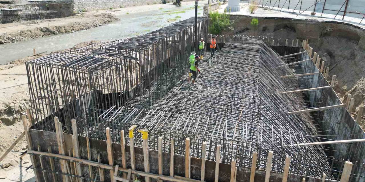 Asar Projesi İkinci Köprünün Temel Betonu Döküldü