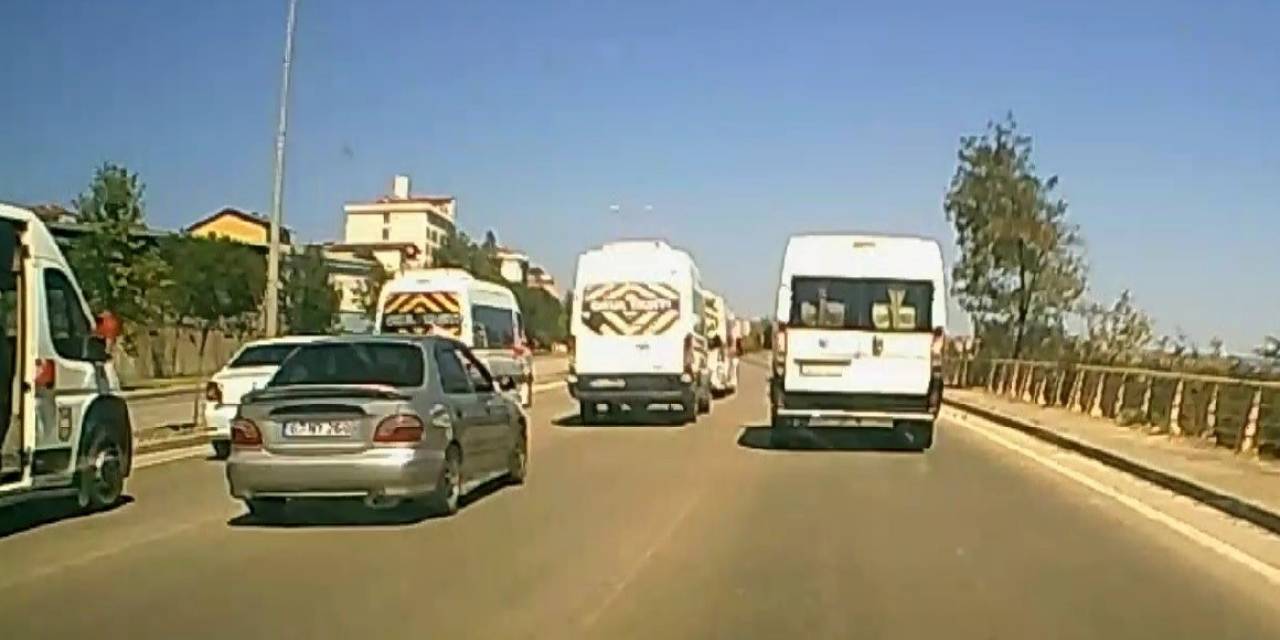 Konvoy Yapıp Altgeçidi Trafiğe Kapatıp Oyun Oynadılar