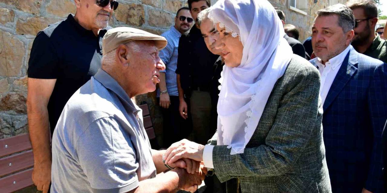 İyi Parti Lideri Akşener, Cenaze Törenine Katıldı