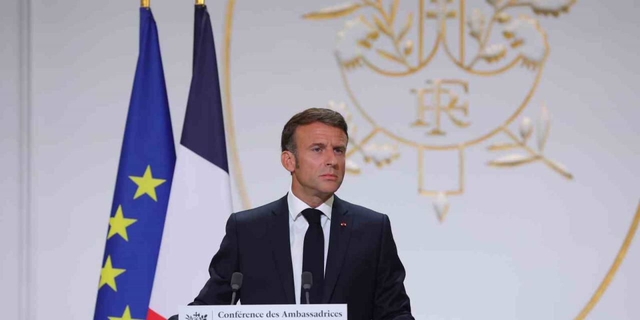 Fransa Cumhurbaşkanı Macron: “Fransız Elçi Nijer’de Kalacak”