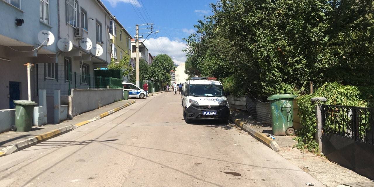 Abi Kardeş Arasında Sokak Ortasında Silahlar Konuştu