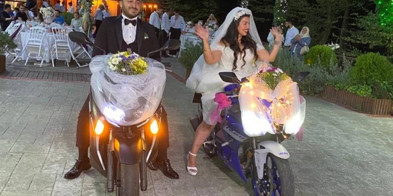 Sarıyer’de Bir Kır Düğünü Yapan Çift Nikaha Motosiklet Geldi