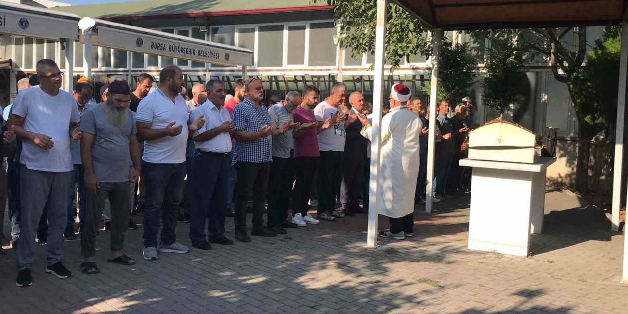 Asansör Boşluğunda Cansız Bedeni Bulunan Genç Kız Toprağa Verildi