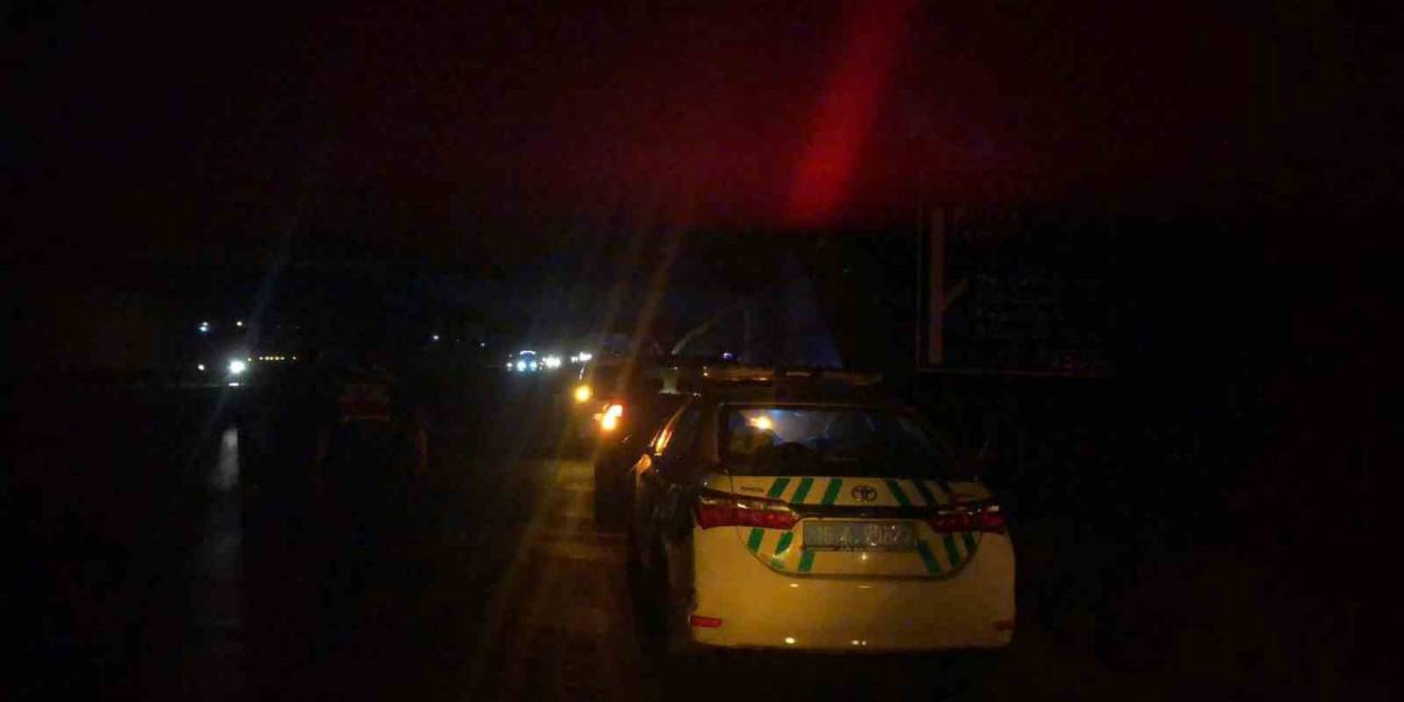 Gemlik’te Kazaya Müdahale Eden Polislere Araç Çarptı: 2 Yaralı