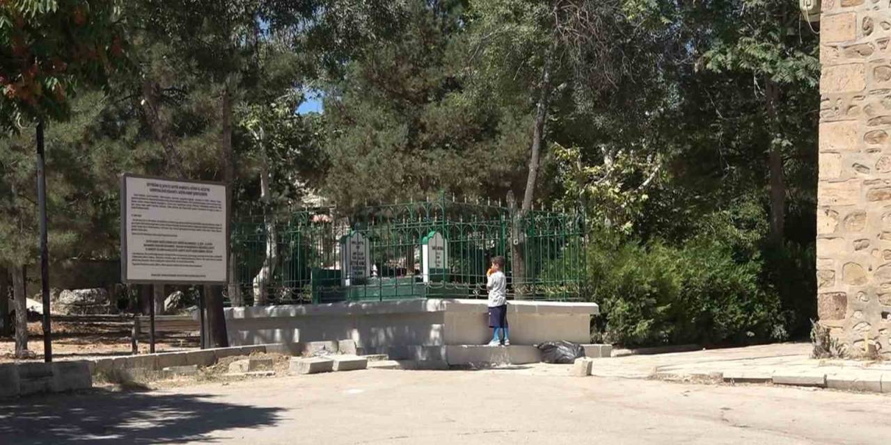 Farkındalık İçin Çöp Toplayan Miniklerden Büyüklerine Çağrı: ’’herkes Sigarayı Bıraksa, Böyle İzmarit Olmaz Ve Çevre Tertemiz Olur’’