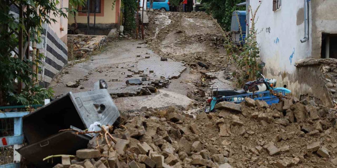 Yahyalı’da Sel Sonrası Yaralar Sarılıyor
