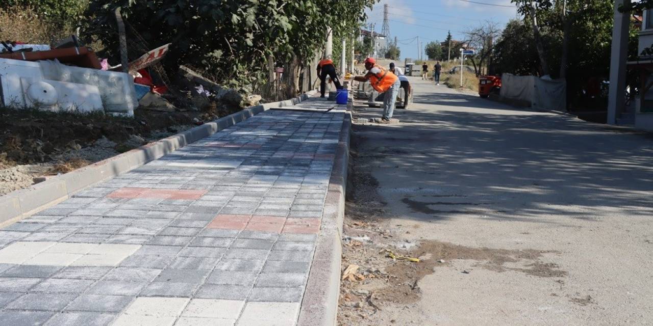 Şehit Murat Peltek Caddesi’nde Kaldırım Çalışması
