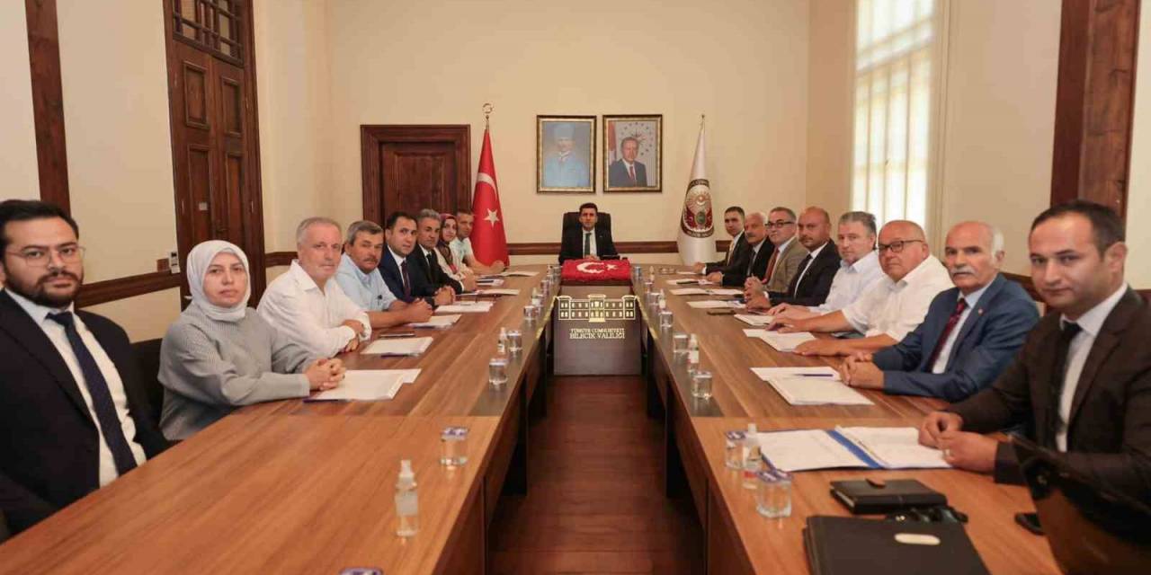 Vali Aygöl, "Çalmadık Kapı, Girilmedik Gönül Bırakmayacağız"