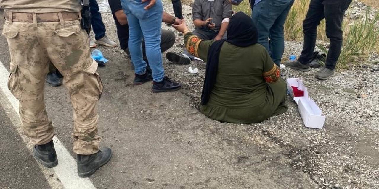 Van’da Irak Plakalı Otomobil Kaza Yaptı: 4 Yaralı