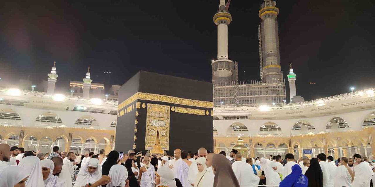 Kutsal Topraklarda Umre İbadetleri Sürüyor