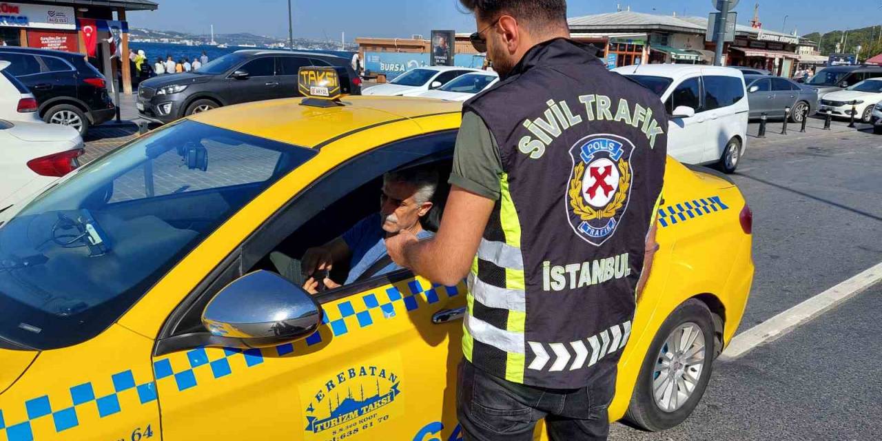 Eminönü’nde Kemer Takmayan Taksicilere Ceza Yağdı