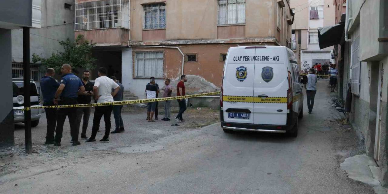 Bahçede Mangal Yaparken Ailesini Kurşun Yağmuruna Tuttu: 1 Ölü, 6 Ağır Yaralı