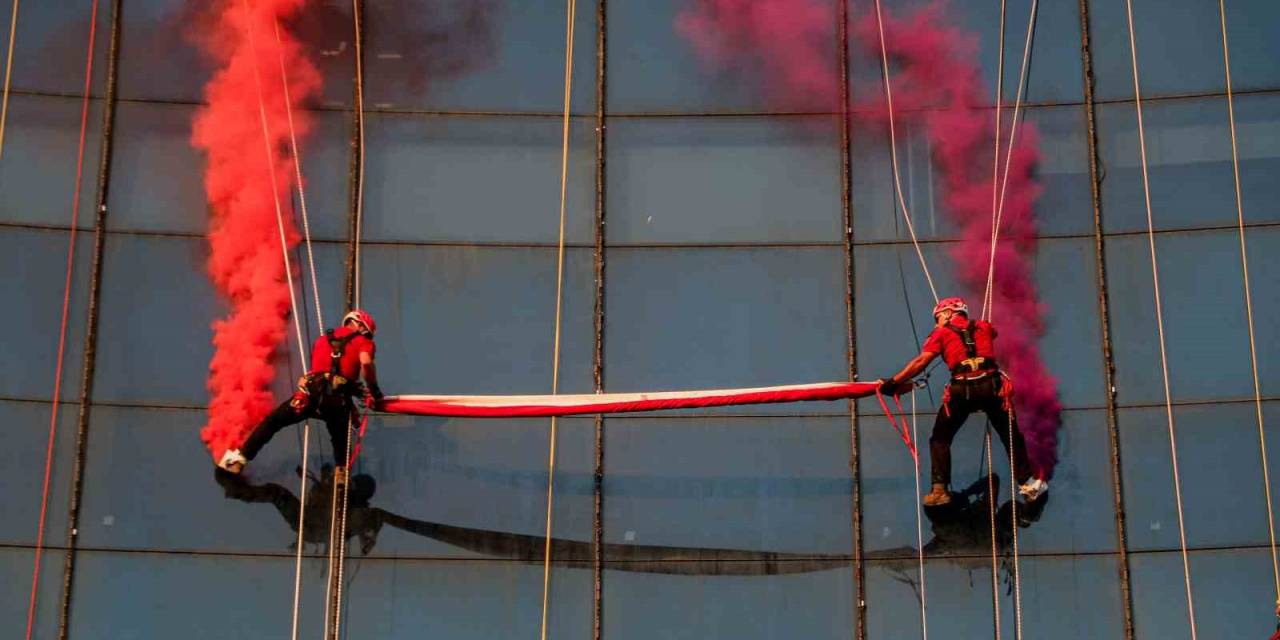 Antalya’da 64 Metrede 30 Ağustos Zafer Bayramı Kutlaması