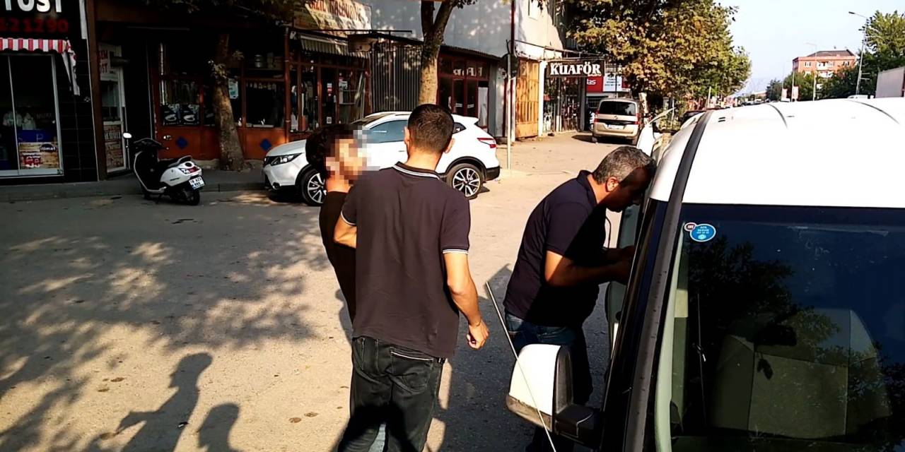 Market Görevlisini Darp Edip Kaçan Hırsızı Vatandaşlar Yakaladı