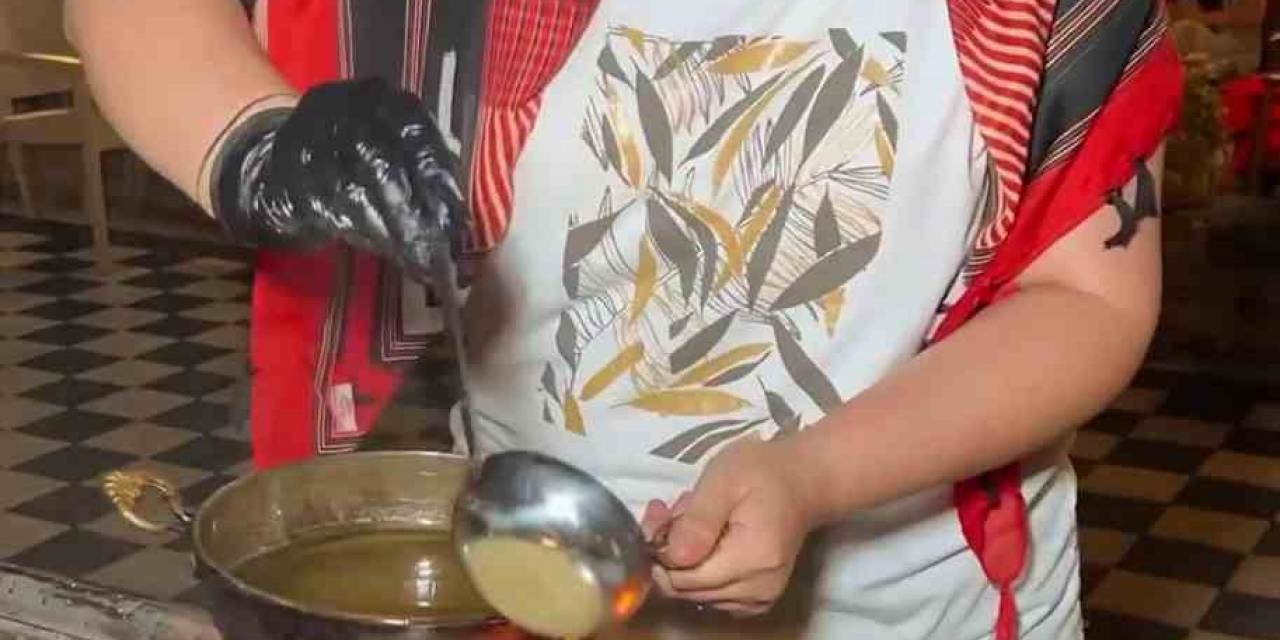 Adanalı Zeynep Usta Mangalda Künefe Yaptı