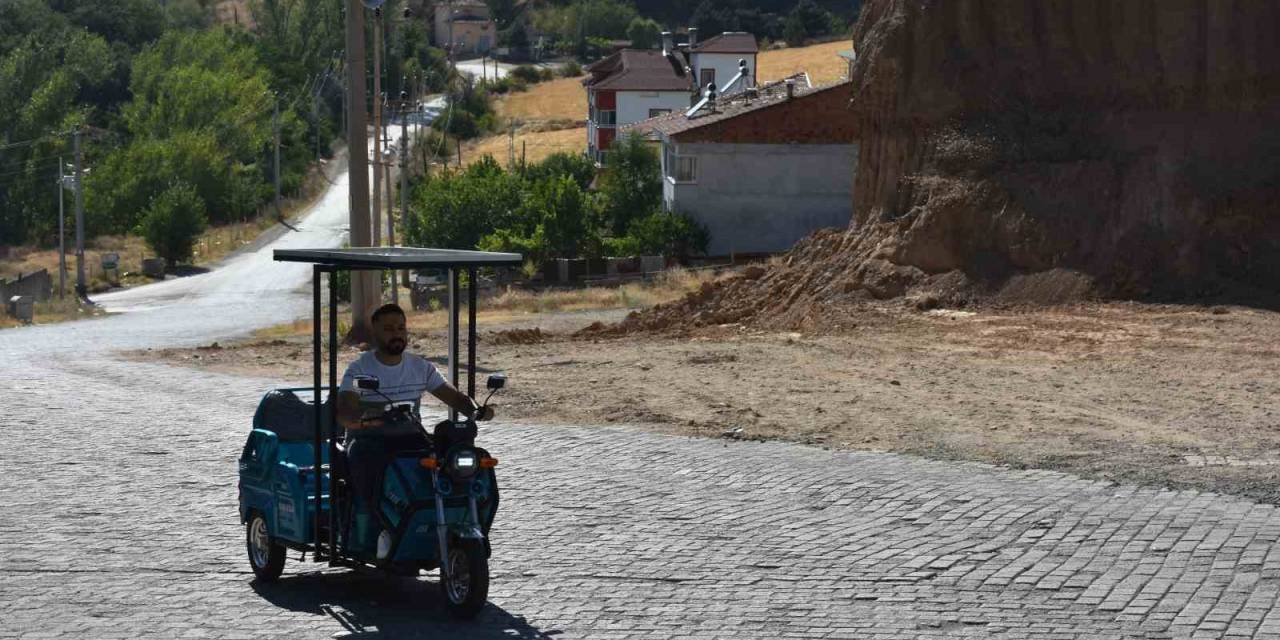 Elektrikli Scooter’ı Güneş Enerjisi İle Çalışır Hale Getirdi, Pil Ömrünü 8 Yıl Uzattı
