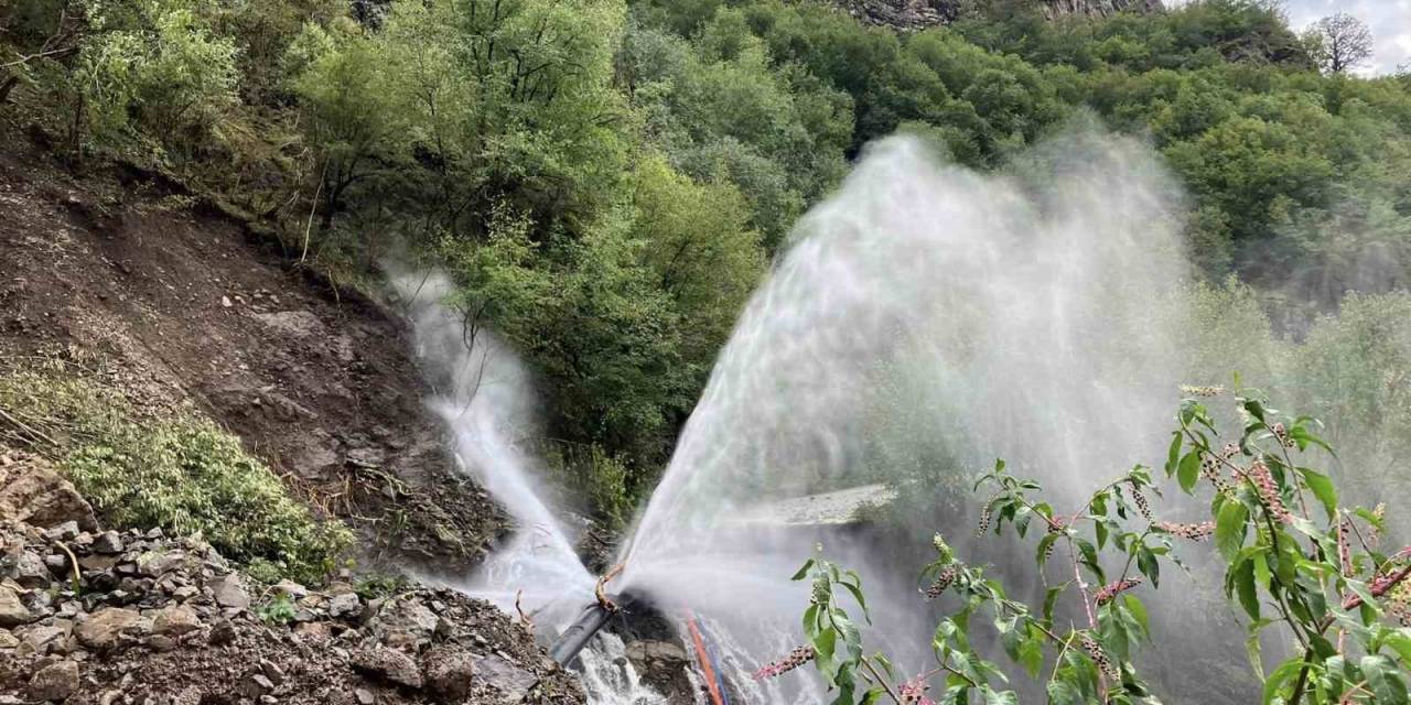 Artvin’de Etkili Olan Sağanak Yağış Sonrası Hatila Vadisi Milli Parkı’na Ulaşım Sağlanamıyor